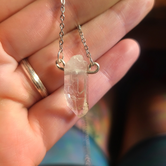 Handmade quartz crystal necklace - Picture 3 of 6